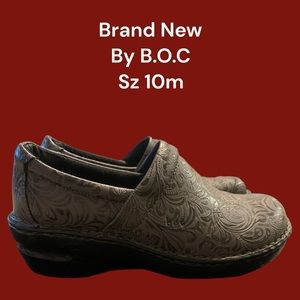 Clogs B.O.C Born Gray Leather Mules Sz 9 Women’s Shoes | Paisley Design | New!